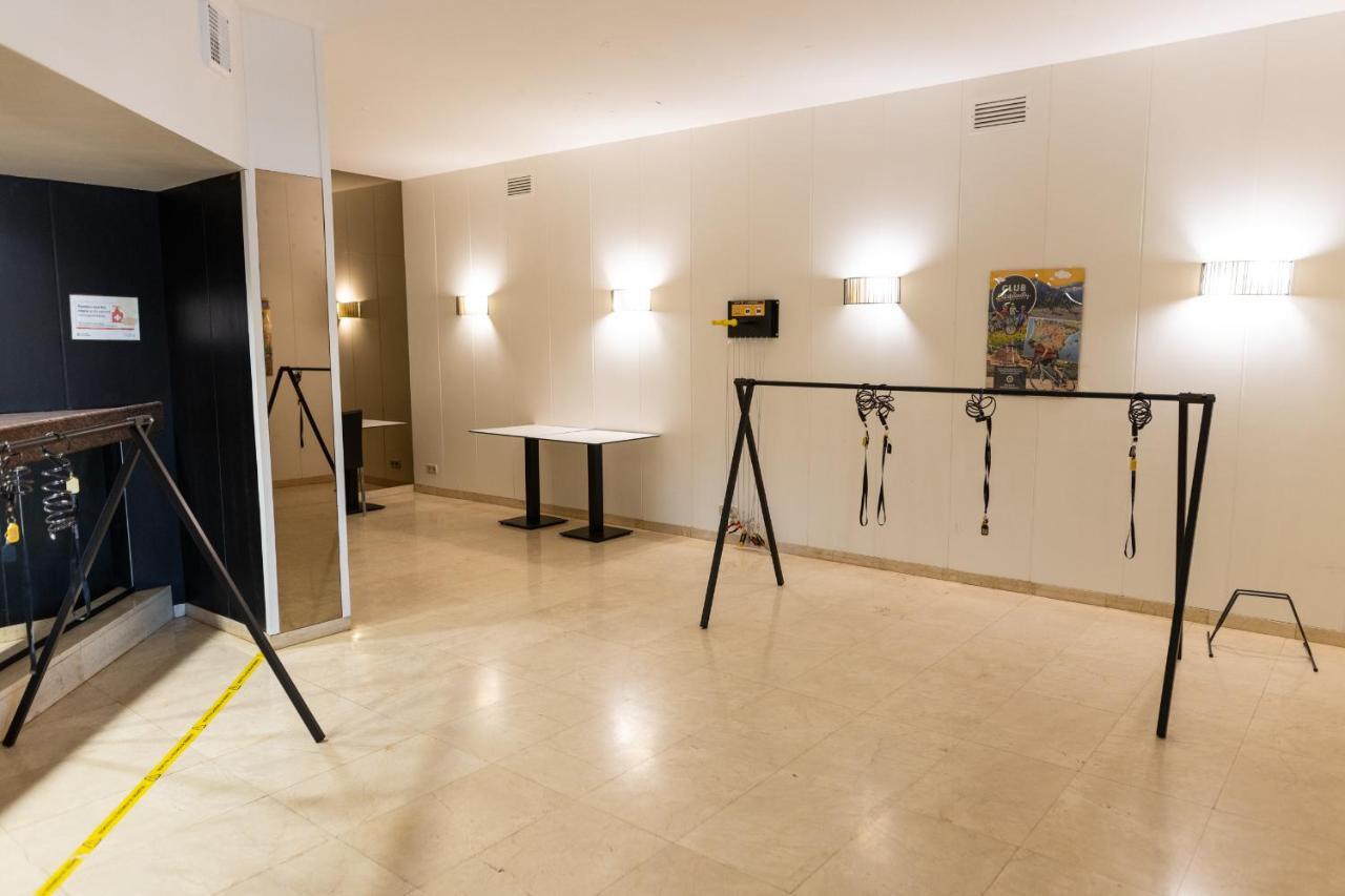 Hotel Can Pamplona Vic Exterior foto