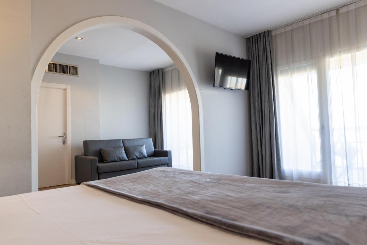 Hotel Can Pamplona Vic Exterior foto